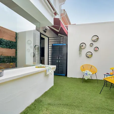 La Macarena Airport Apartment