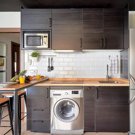 La Macarena Airport Apartment *