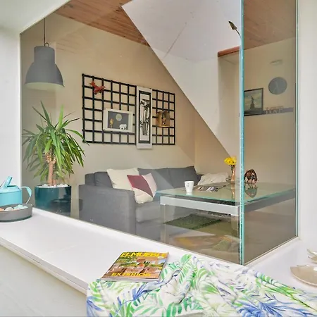 La Macarena Airport Apartment