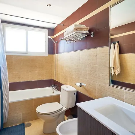 Apartment La Macarena Airport *