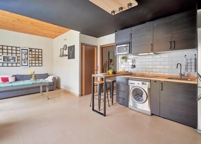 La Macarena Airport Apartment *