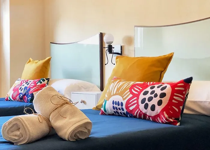 La Macarena Airport Apartment