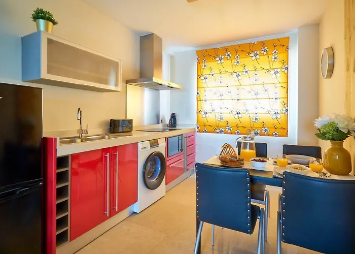 Apartment La Macarena Airport *
